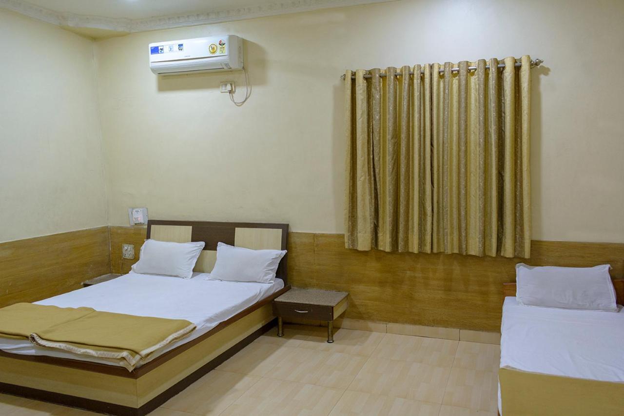 פונה Hotel Mukesh Residency מראה חיצוני תמונה