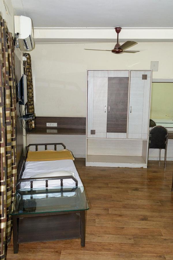 פונה Hotel Mukesh Residency מראה חיצוני תמונה