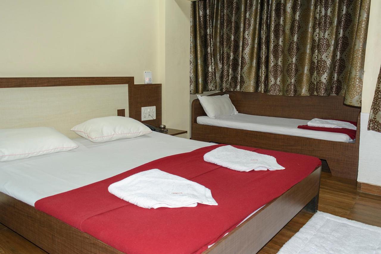 פונה Hotel Mukesh Residency מראה חיצוני תמונה