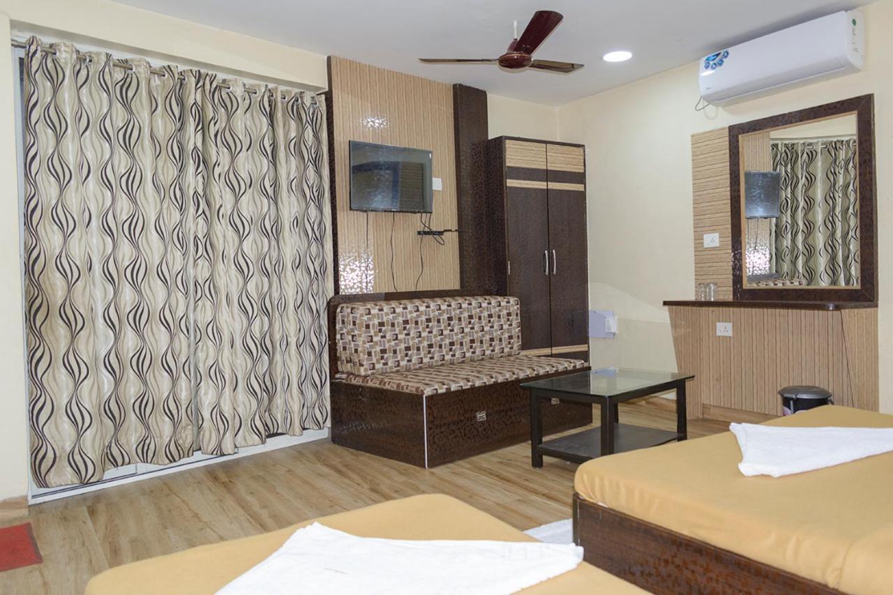 פונה Hotel Mukesh Residency מראה חיצוני תמונה