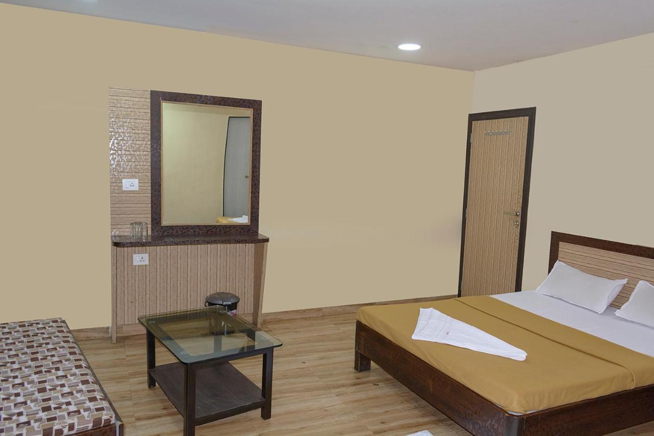 פונה Hotel Mukesh Residency מראה חיצוני תמונה