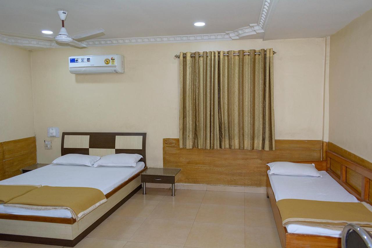 פונה Hotel Mukesh Residency מראה חיצוני תמונה