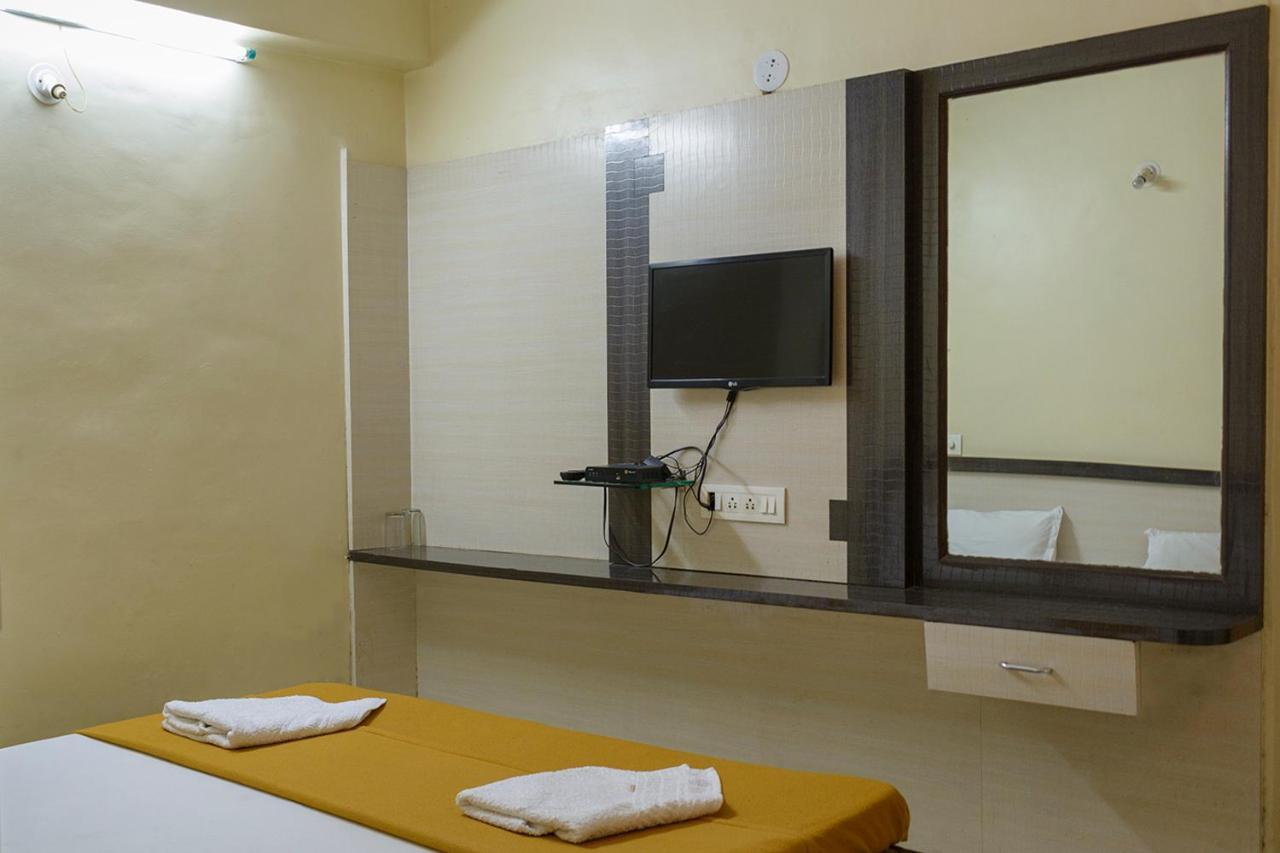 פונה Hotel Mukesh Residency מראה חיצוני תמונה