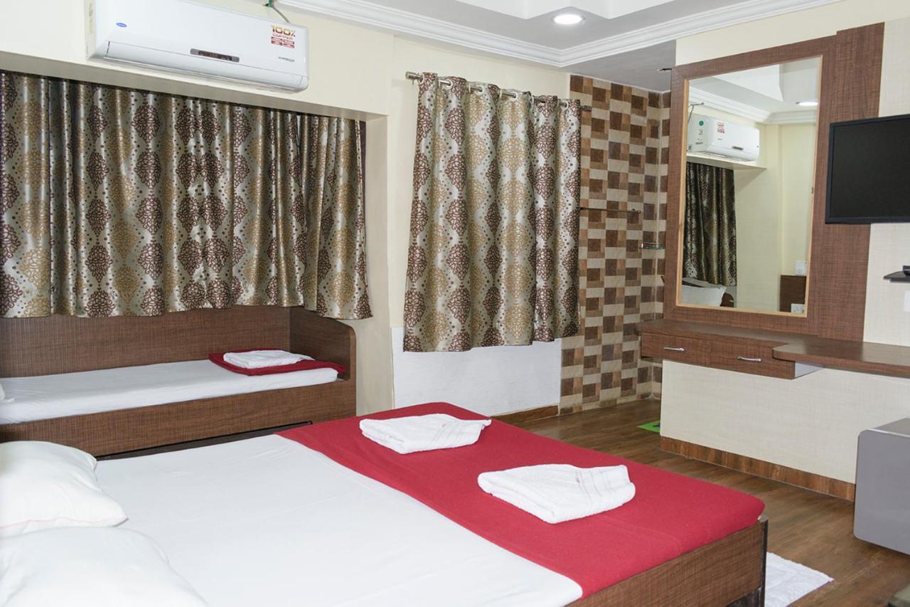 פונה Hotel Mukesh Residency מראה חיצוני תמונה