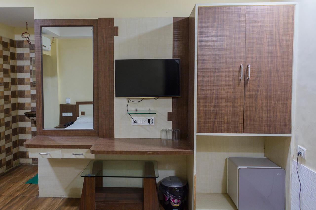 פונה Hotel Mukesh Residency מראה חיצוני תמונה