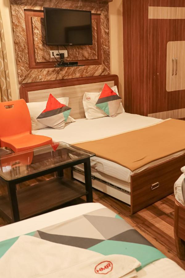 פונה Hotel Mukesh Residency מראה חיצוני תמונה